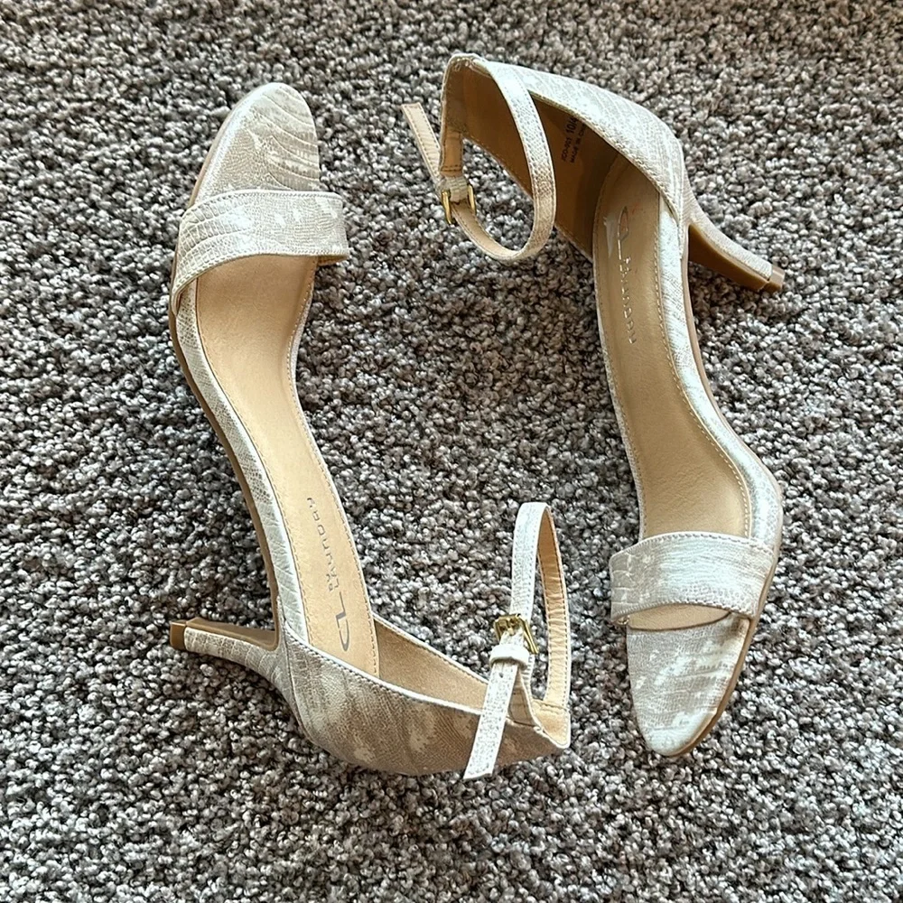 CL by Chinese Laundry strappy sandal heel neutral new size 10 ankle strap